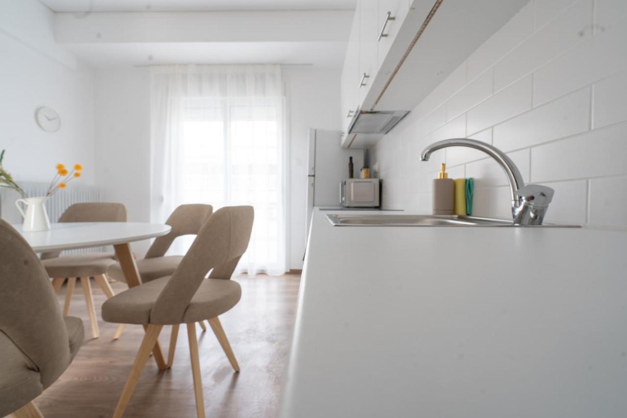Athens Hideout Apt, Big Rooftop With City View Apartamento Exterior foto